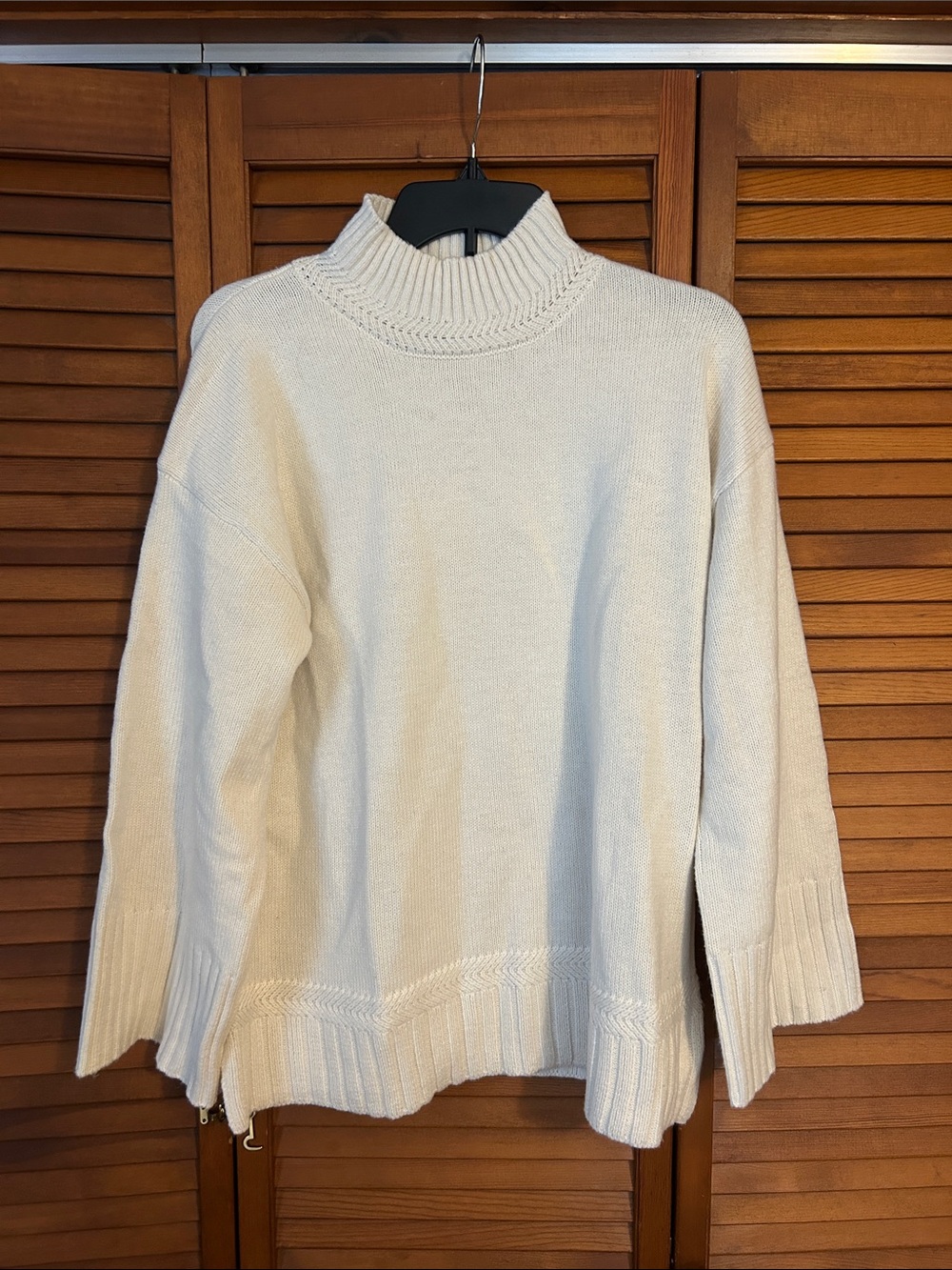 Tahari Cream Turtleneck Pullover Sweater